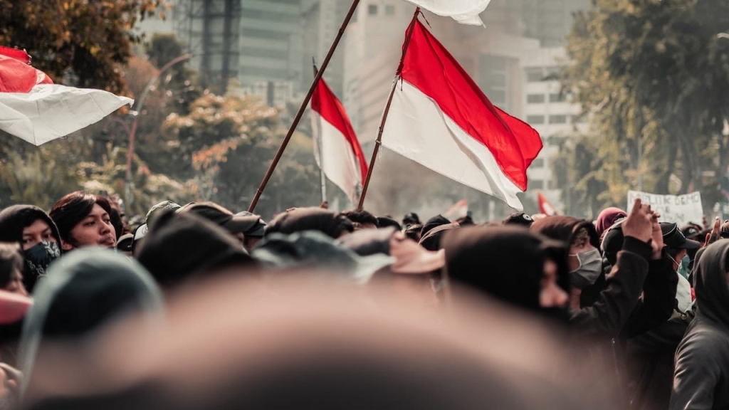 menakar-hakikat-“merdeka”:-refleksi-81-tahun-indonesia-di-bawah-lentera-kesadaran-maiyah