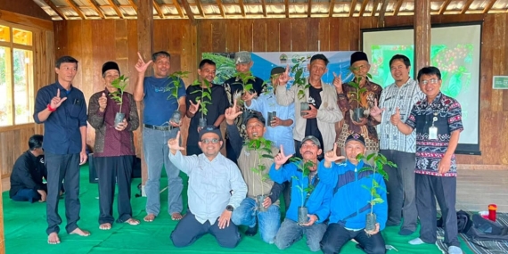 kopi-tombo-kembali-dikembangkan,-warga-jaga-warisan-kebun-kopi-dan-hutan