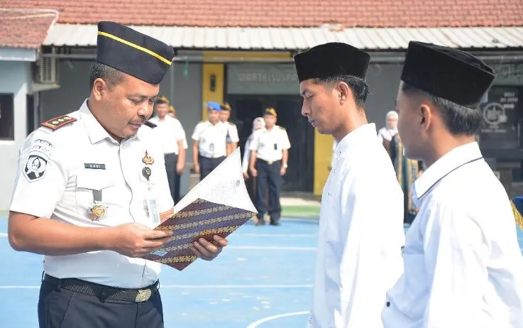 419-narapidana-lapas-lamongan-terima-remisi-di-hut-ke-81-ri,-8-langsung-bebas