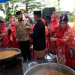 gebu-minang-peduli-siapkan-lima-ton-rendang-untuk-korban-gempa-ntt