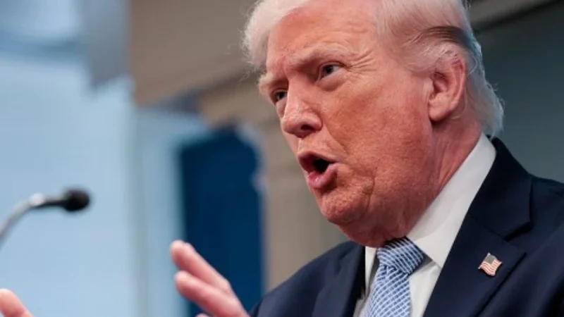 trump-ancam-bom-oman-jika-menghambat-kesepakatan-as-iran-soal-selat-hormuz