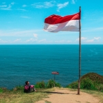 mencerminkan-merdeka:-enam-ruang-untuk-membaca-indonesia