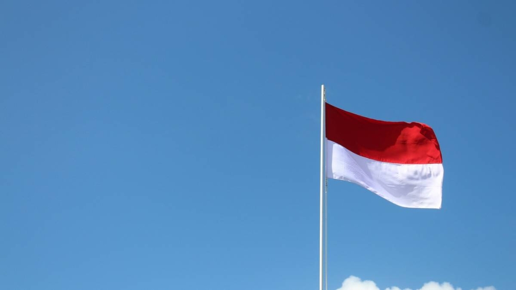 kenapa-bendera-merah-putih-dikibarkan-sepanjang-bulan-agustus?