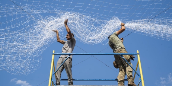 how-drones-are-taken-down-–-from-nets-and-metal-cages-to-jammers