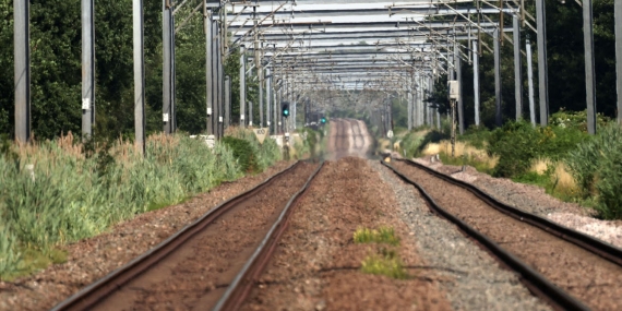 can-britain’s-railways-cope-with-ever-more-extreme-heat?-an-expert-q&a