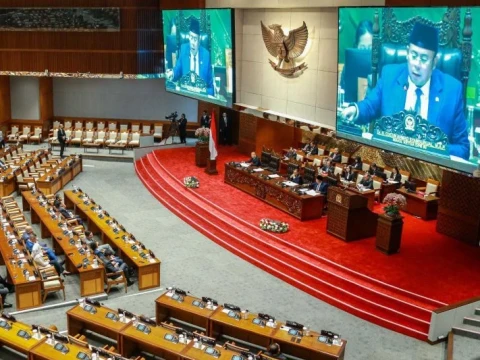 dpr-tunjuk-nuzran-joher-gantikan-ketua-ombudsman-yang-terjerat-korupsi