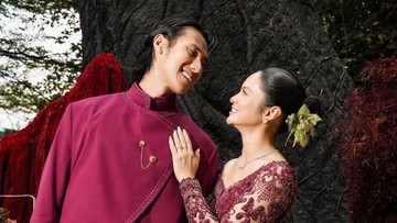 momen-lamaran-hana-malasan-dan-sean-gelalel-penuh-haru,-intip-potretnya-bernuansa-maroon