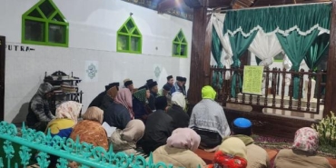 selawat-nabi-dalam-haul-mbah-abdullah-selomanik-wonosobo