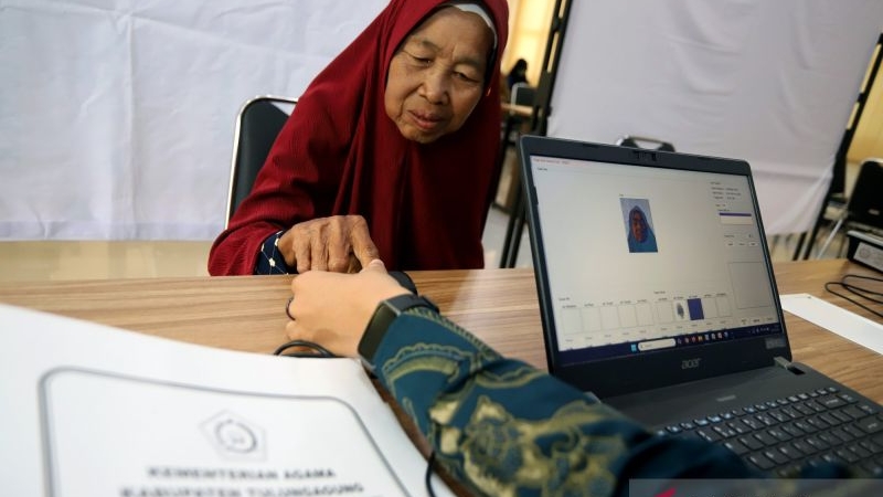 kemenhaj-cek-lagi-400-ribu-data-antrean-haji-yang-berisiko-tak-valid