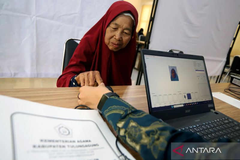 kemenhaj-cek-lagi-400-ribu-data-antrean-haji-yang-berisiko-tak-valid