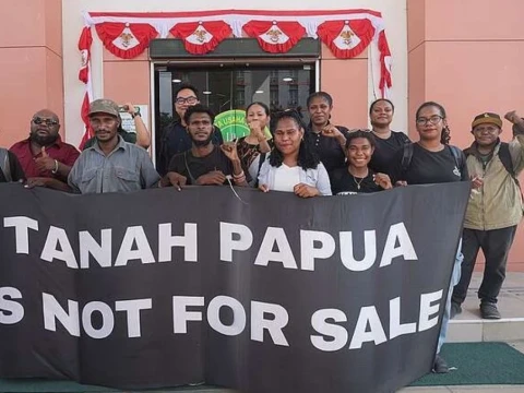 hutan-papua-terancam,-jalan-psn-135-km-dinilai-abaikan-krisis-iklim