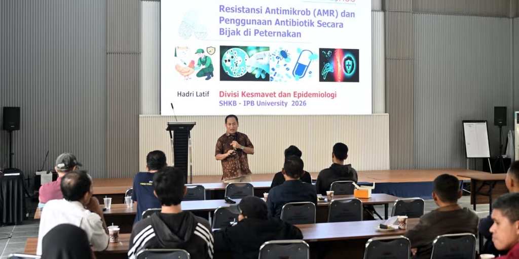 mengedukasi-peternak-tentang-penggunaan-antibiotik-dan-biosekuriti