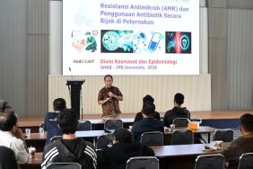 mengedukasi-peternak-tentang-penggunaan-antibiotik-dan-biosekuriti