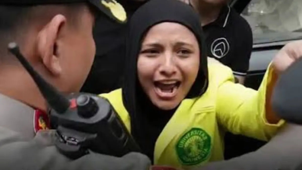 fatimah-azzahra-trending-di-x,-wakil-ketua-bem-ui-kembali-viral