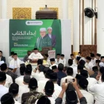 pembukaan-ngaji-kitab-di-pidie-jaya,-abu-mudi-ijazahkan-sanad-keilmuan-kepada-abiya-kuta-krueng