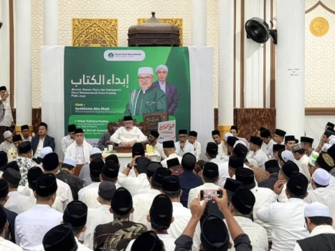 pembukaan-ngaji-kitab-di-pidie-jaya,-abu-mudi-ijazahkan-sanad-keilmuan-kepada-abiya-kuta-krueng