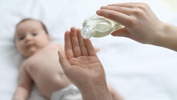 7-minyak-kemiri-untuk-bayi-yang-bagus-dan-aman,-ada-pilihan-bunda?