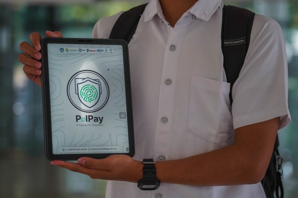 mahasiswa-ugm-kembangkan-polpay,-bayar-pakai-sidik-jari-tanpa-kartu-dan-hp