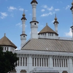 masjid-agung-tasikmalaya,-masjid-dengan-gaya-neoklasik-yang-berdiri-sejak-1888