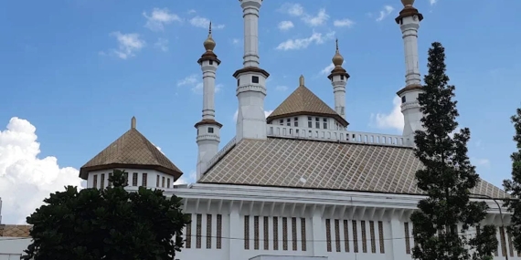 masjid-agung-tasikmalaya,-masjid-dengan-gaya-neoklasik-yang-berdiri-sejak-1888