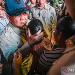 tinjau-lokasi-karhutla,-presiden-prabowo-ketemu-warga-di-kalimantan-tengah