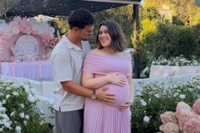 serba-pink!-intip-5-potret-baby-shower-istri-taylor-lautner-jelang-kelahiran-anak-pertama