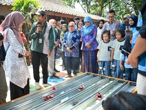 cegah-gawai-pada-anak,-kemen-pppa-resmikan-kampung-dolanan,-hingga-ruang-bersama-indonesia