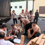 polri-salurkan-logistik-dan-oksigen-dukung-penanganan-karhutla
