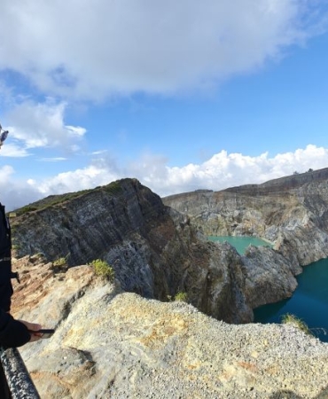 badan-geologi-temukan-retakan-di-kawah-gunung-kelimutu-pascagempa