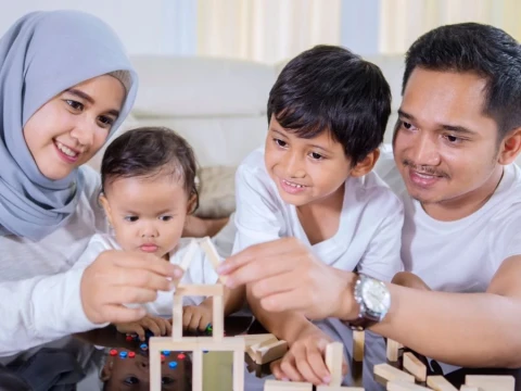bolehkah-orang-tua-berbohong-demi-kebaikan-anak?-ini-penjelasan-imam-al-ghazali