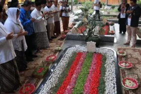 selama-muktamar-nu-tambakberas,-makam-gus-dur-dibuka-24-jam
