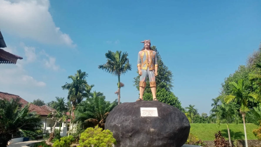 makam-radin-inten-ii,-peristirahatan-terakhir-pahlawan-muda-lampung-yang-gugur-melawan-belanda