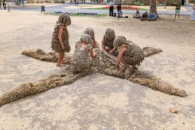 between-land-and-tide:-giant-starfish-washes-up-in-portsmouth-in-this-apocalyptic-performance-art