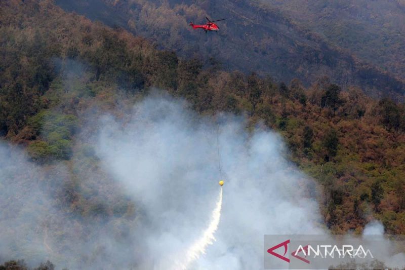 bpbd-jatim-masifkan-“water-bombing”-guna-tangani-karhutla-arjuno