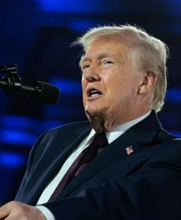 trump-berencana-naikkan-tarif-impor-mobil-kanada-jadi-50-persen-mulai-2027