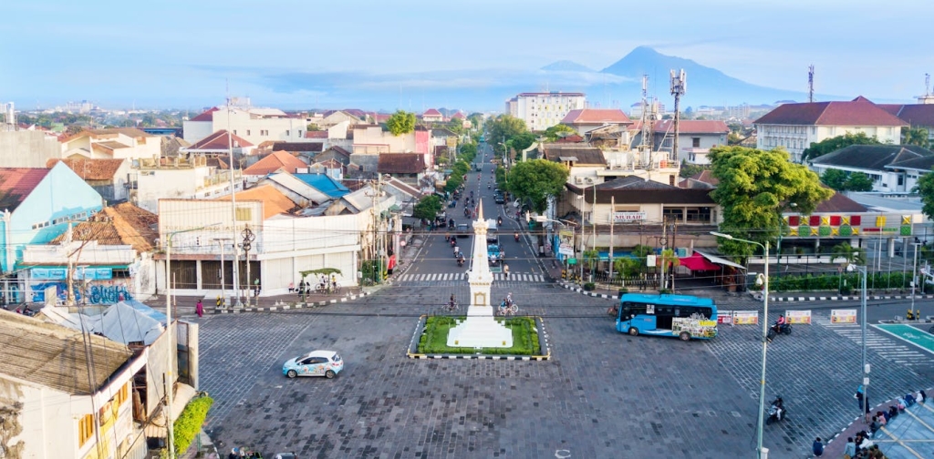 bukan-hotel-dan-resort-mewah,-4-hal-ini-membuat-pelancong-terkesan-dengan-daerah-wisata