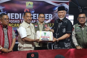 2,2-ton-rendang-sumbar-dikirim-untuk-korban-gempa-ntt,-bnpb-pastikan-bantuan-sampai