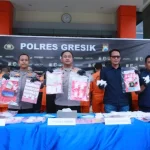 modus-baru-pengedar-pil-koplo-di-gresik,-3.410-butir-disembunyikan-dalam-botol-vitamin
