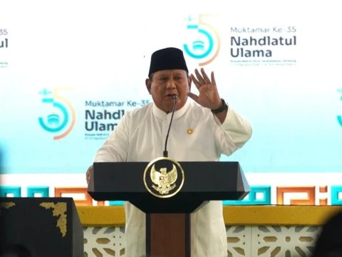 prabowo-ingatkan-jasa-ulama-lewat-slogan-“jas-hijau”-di-pembukaan-muktamar-ke-35-nu