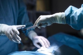 pertama-di-indonesia,-tim-dokter-rsab-harapan-kita-operasi-janin-saat-masih-di-kandungan