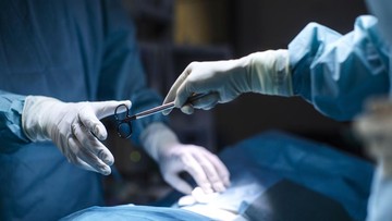 pertama-di-indonesia,-tim-dokter-rsab-harapan-kita-operasi-janin-saat-masih-di-kandungan