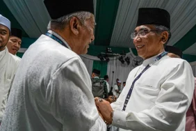 tangis-haru-gus-yahya-usai-lpj-pbnu-diterima-aklamasi