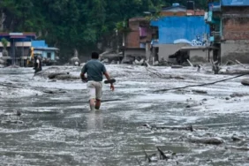 banjir-nepal-china,-579-korban-meninggal-dunia,-2.400-orang-hilang