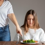 sering-komentar-soal-berat-badan-dan-makanan-anak?-hati-hati-jadi-almond-mom