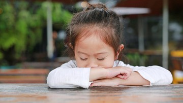 studi-ungkap-anak-yang-kehilangan-orang-tua-berisiko-2-kali-lipat-alami-gangguan-mental