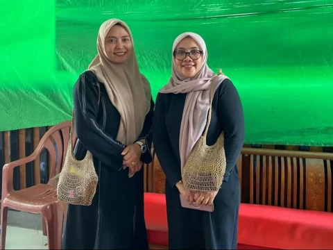 saat-fatayat-nu-papua-tengah-kenakan-noken-di-muktamar-ke-35-nu