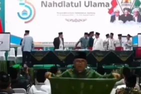 bikin-salfok-peserta-muktamar-tak-sengaja-tutorial-pakai-sarung-saat-proses-perhitungan-suara