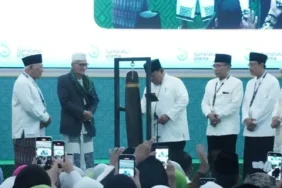 pukul-kentongan,-presiden-prabowo-resmi-tutup-muktamar-ke-35-nu-di-pesantren-tambakberas