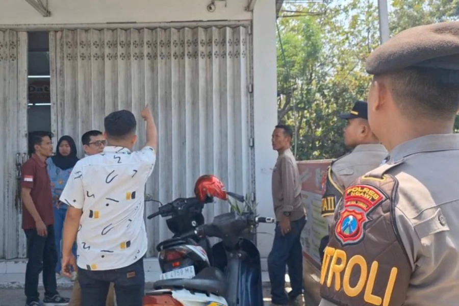 pencuri-rokok-tewas-terjatuh-dari-atap-minimarket-ngawi,-panik-dikejar-warga