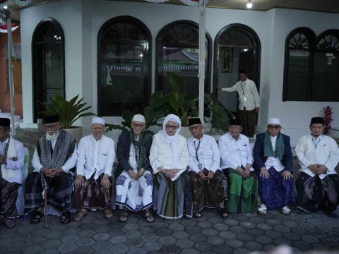 ahwa-berkumpul-di-ndalem-kasepuhan-tambakberas-untuk-tentukan-ketua-umum-pbnu